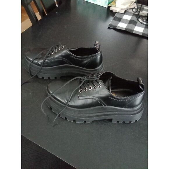 Zara shoes shiny black patent leather heavy thick sole women's size 7.5 (38) - Picture 2 of 9